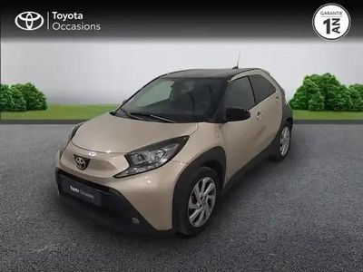 Biton beige gingembre métal/toit noir Occasion 2025 Toyota Aygo X Design SUV | 16 490 € (Prix juste)
