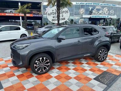 Beige Nouvelle 2025 Toyota Yaris Cross Design SUV | 27 990 € (Prix juste)