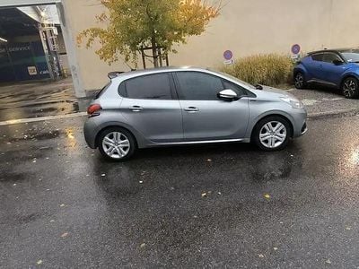 Occasion 2019 Peugeot 208 Signature Sky Citadine | 7 000 € (Bon prix)