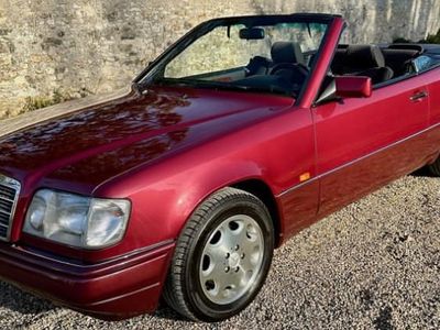 Occasion 1993 Mercedes E200 Cabriolet | 33 900 €