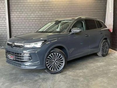 Gris Occasion 2024 VW Tiguan Elegance SUV | 39 990 € (Prix assez cher)