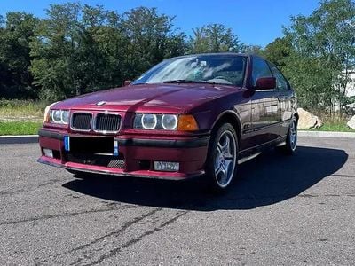 Rouge Occasion 1996 BMW 316 Berline | 4 000 €