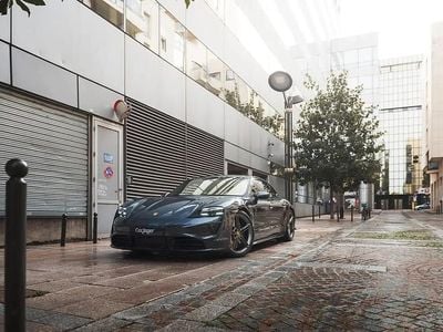 Gris Occasion 2021 Porsche Taycan Turbo S Berline | 109 990 € (Prix assez cher)