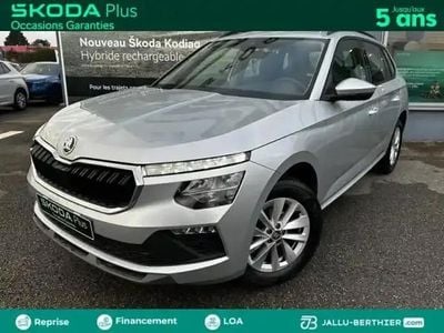Gris argent métallisé Occasion 2025 Skoda Kamiq Selection SUV | 23 780 € (Prix juste)