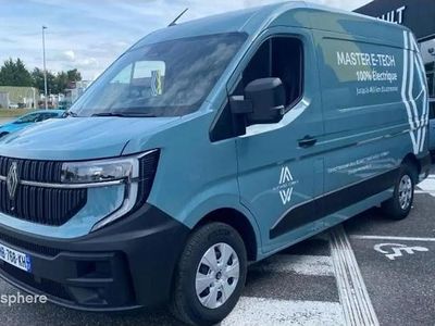 Bleu Occasion 2025 Renault Master Van | 50 990 €