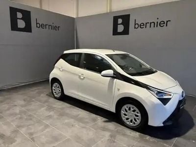 Blanc pur Occasion 2022 Toyota Aygo X-play Citadine | 12 380 € (Prix juste)