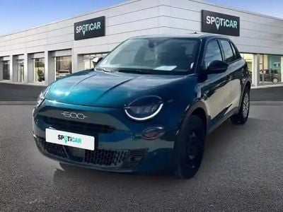 Rouge Occasion 2024 Fiat 600 Style SUV | 19 990 € (Bon prix)