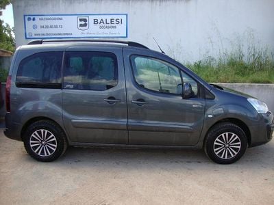 Gris Occasion 2018 Peugeot Partner Tepee Allure Monospace | 10 900 €