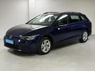 Bleu atlantique métallisée Occasion 2022 VW Golf VIII Business Break | 21 990 € (Prix juste)