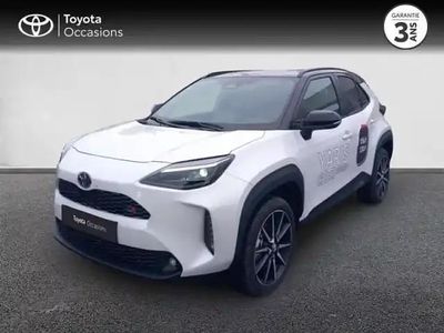 Blanc nacré/toit noir Occasion 2025 Toyota Yaris Cross Sport SUV | 32 480 € (Prix cher)