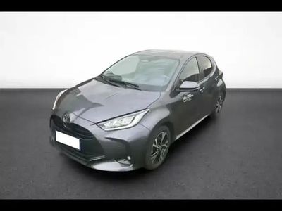 Gris atlas (m) Occasion 2024 Toyota Yaris Hybrid Design Berline | 22 780 € (Prix assez cher)