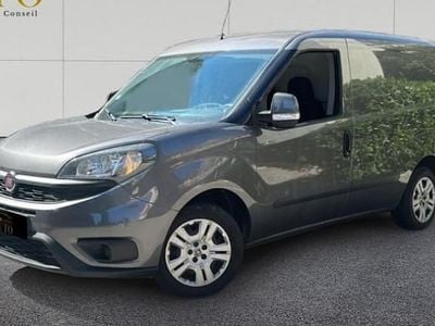 Gris Occasion 2018 Fiat Doblò Monospace | 12 390 €