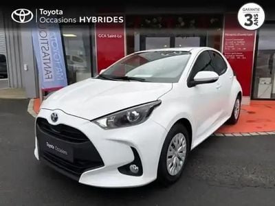 Blanc lunaire (n) Occasion 2023 Toyota Yaris Hybrid Business Edition Berline | 18 990 € (Bon prix)