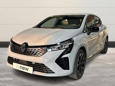 Gris Nouvelle 2025 Renault Clio V Techno Berline | 23 790 € (Prix assez cher)