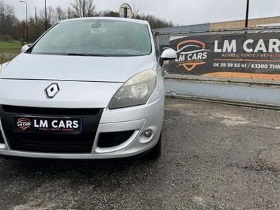 Gris Occasion 2010 Renault Scénic III Dynamique Monospace | 3 990 € (Prix juste)