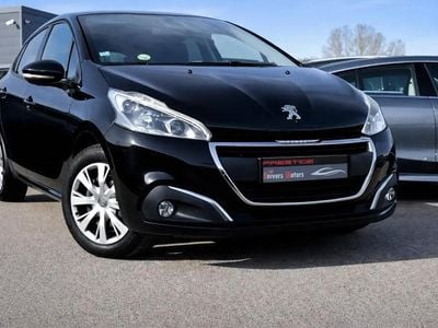 Noir Occasion 2015 Peugeot 208 Business-Line Citadine | 6 400 € (Bon prix)