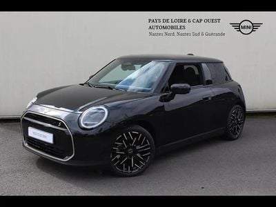 Noir Occasion 2024 Mini Cooper SE Favoured Citadine | 34 400 € (Prix cher)