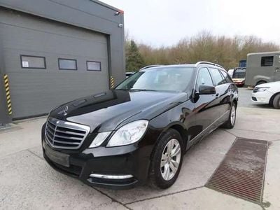 Noir Occasion 2013 Mercedes E200 Avantgarde Break | 12 900 €