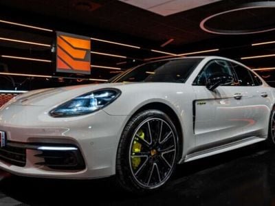 Porsche Panamera 4