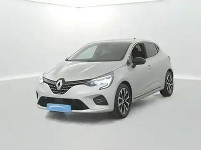 Gris platine Occasion 2023 Renault Clio V Berline | 15 999 € (Prix assez cher)