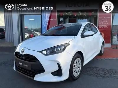 Blanc Occasion 2023 Toyota Yaris Hybrid Berline | 17 990 € (Bon prix)