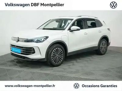 Blanc Occasion 2025 VW Tiguan Elegance SUV | 47 880 €