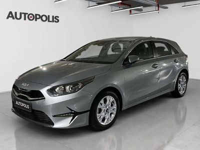 Gris Occasion 2024 Kia Ceed Citadine | 23 990 € (Prix juste)