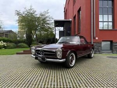 Rouge Occasion 1965 Mercedes 230 Cabriolet | 149 000 €
