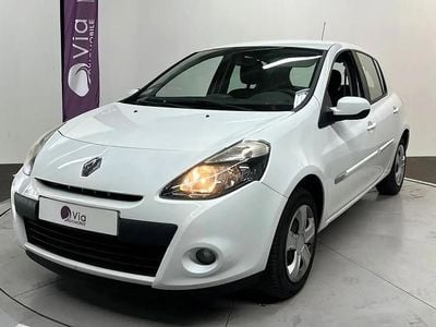 Blanc Occasion 2012 Renault Clio IV Expression Berline | 7 490 € (Bon prix)