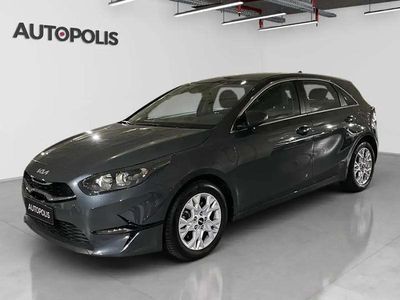 Gris Occasion 2024 Kia Ceed Citadine | 22 990 € (Prix juste)