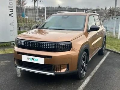 Bronze luna métallisé Occasion 2025 Fiat Grande Panda La Prima Citadine | 22 990 € (Prix juste)