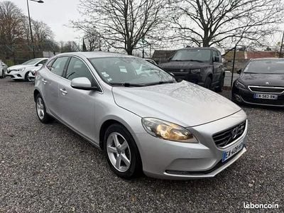 Gris Occasion 2016 Volvo V40 Kinetic Citadine | 9 690 €