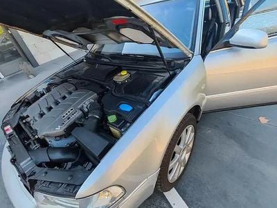 Argent Occasion 2001 Audi A8 Berline | 13 900 €