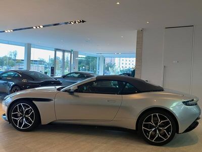 Aston Martin DB11