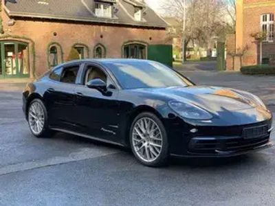 Porsche Panamera 4