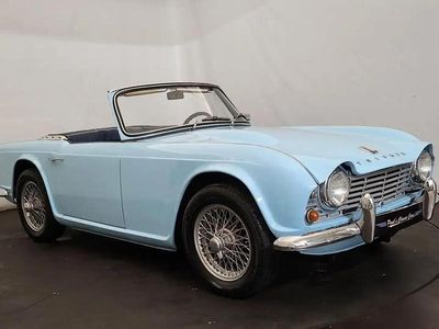Bleu Occasion 1962 Triumph TR4 Cabriolet | 38 500 €