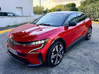 Rouge Occasion 2023 Renault Megane E-Tech Iconic Berline | 26 900 € (Prix juste)