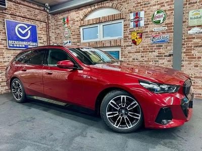 Rouge Occasion 2025 BMW 520 M Sport Break | 55 970 € (Bon prix)