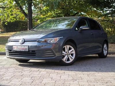 Gris Occasion 2021 VW Golf VIII Life Berline | 20 900 € (Prix juste)