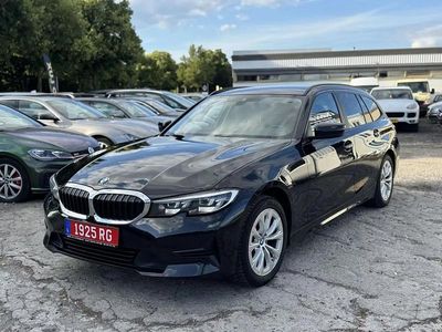 Noir Occasion 2021 BMW 318 Luxury Line Break | 23 999 € (Prix assez cher)