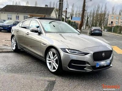 Gris Occasion 2019 Jaguar XE Berline | 16 990 € (Prix juste)