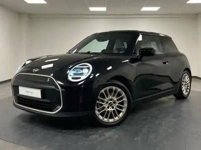 Occasion Mini Cooper Favoured 11 kW (15 ch) 2025 Midnight black ii Citadine