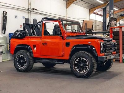 Rouge Occasion 1988 Land Rover Defender Cabriolet | 69 000 €