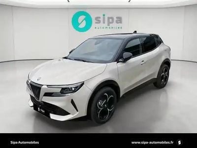 Ivoire scala avec toit noir Nouvelle 2025 Alfa Romeo GT Junior | 35 490 € (Prix assez cher)