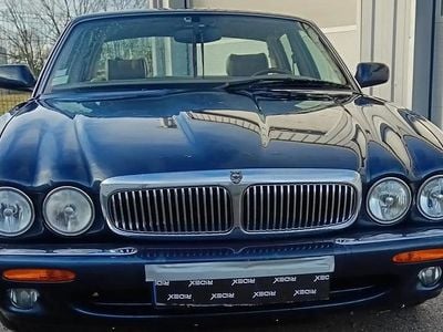 Occasion Jaguar XJ8 Sovereign 243 ch (178 kW) 1998 Bleu Berline