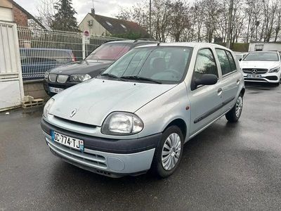 Gris Occasion 2000 Renault Clio II | 1 990 € (Prix juste)