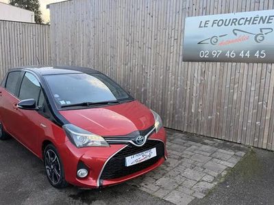 Rouge Occasion 2016 Toyota Yaris Hybrid Berline | 11 490 € (Bon prix)