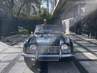 Bleu Occasion 1964 Triumph TR4 Cabriolet | 36 500 €