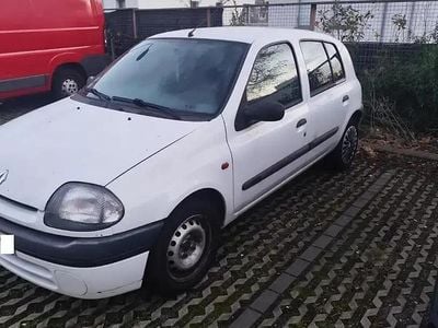 Occasion 2000 Renault Clio II Berline | 2 000 € (Prix juste)