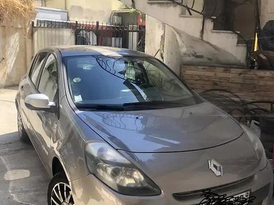 Beige Occasion 2012 Renault Clio IV Initiale Citadine | 7 800 €